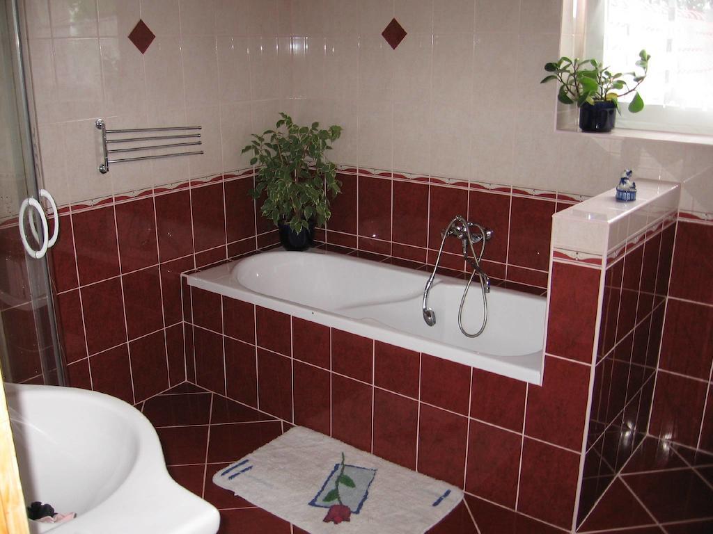 Viola Vendeghaz Apartment Kehidakustány Room photo
